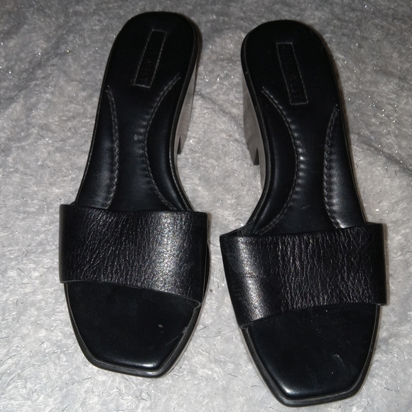 Nine West Shoes - Nine West Black Enrichr Heeled Clog size 8M